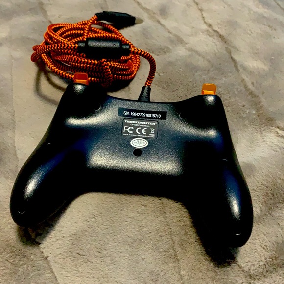 Thrustmaster controller - Picture 2 of 2